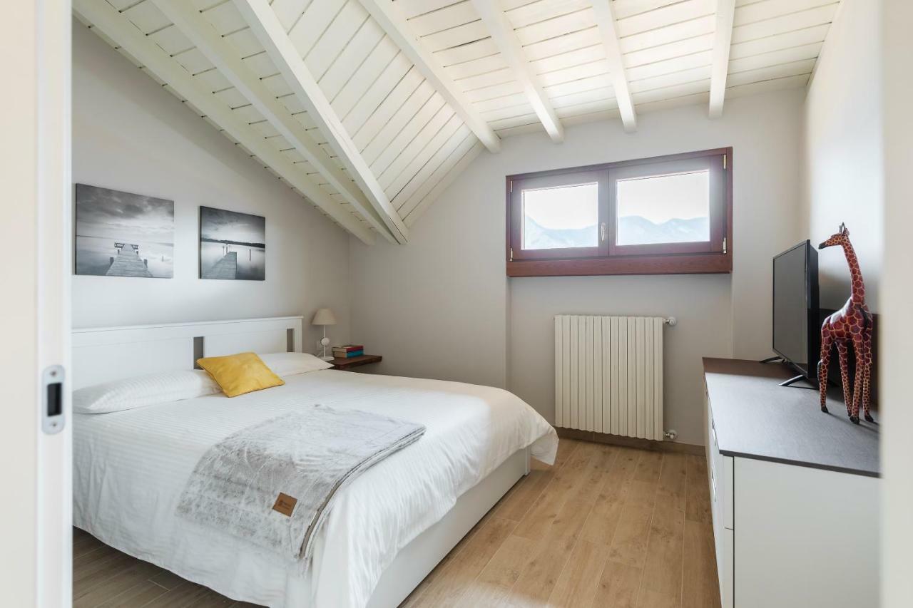 Mansarda I Cipressi Apartment Lenno Exterior photo